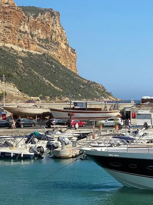 Click! Casa Lamartine Fabulous Ideal Location Walk To All!!! 0*, Cassis