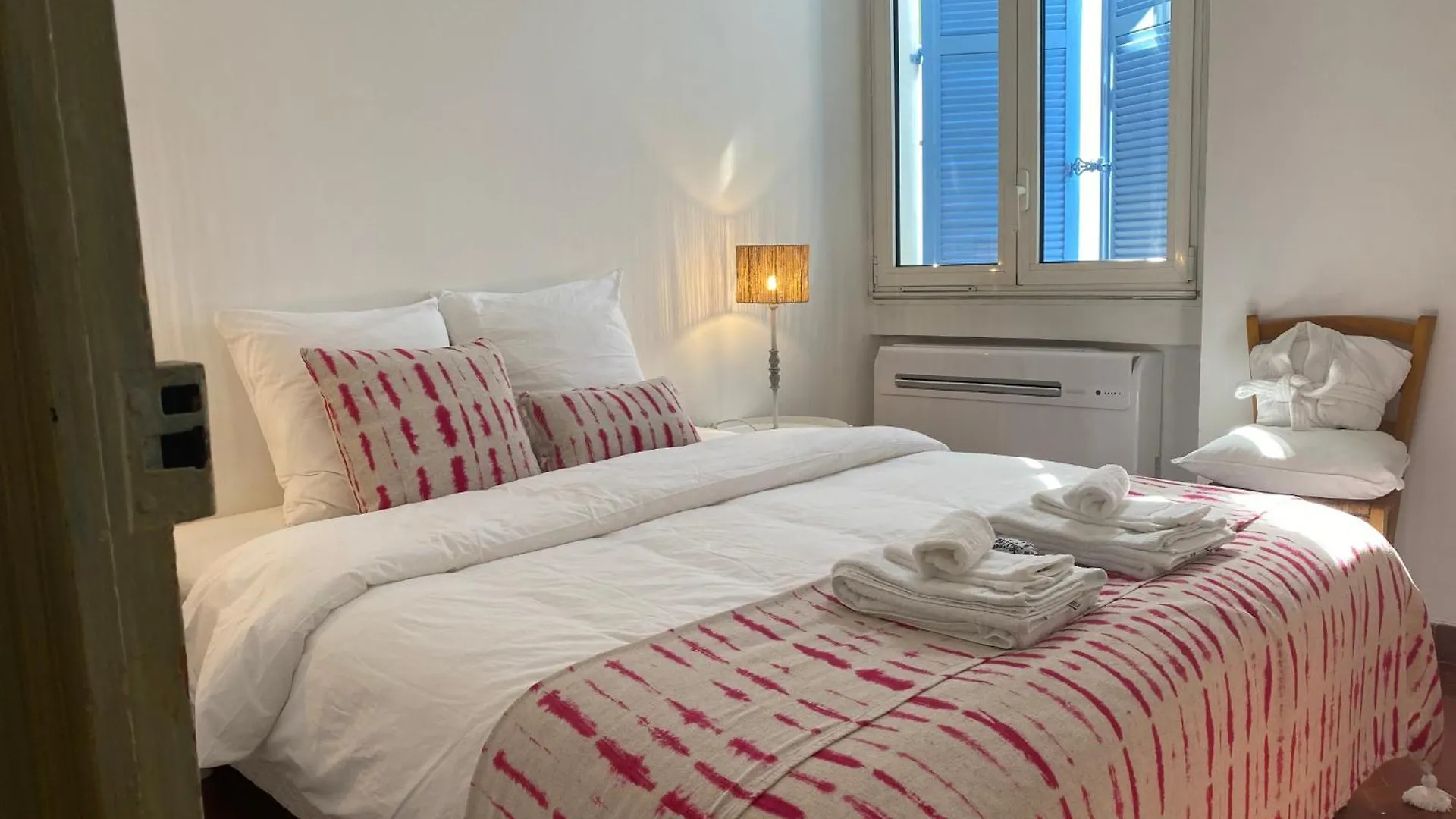 Apartment Click! Casa Lamartine Fabulous Ideal Location Walk To All!!!