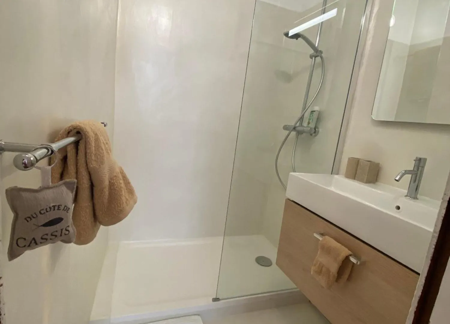 Click! Casa Lamartine Fabulous Ideal Location Walk To All!!! Apartment